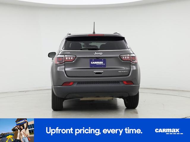 Photo of 2021 Gray Jeep Compass