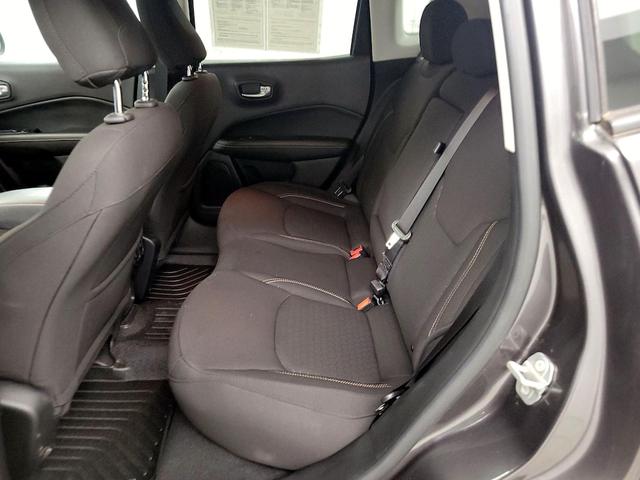 Photo of 2021 Gray Jeep Compass