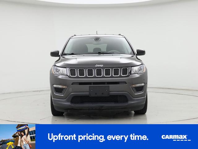 Photo of 2021 Gray Jeep Compass