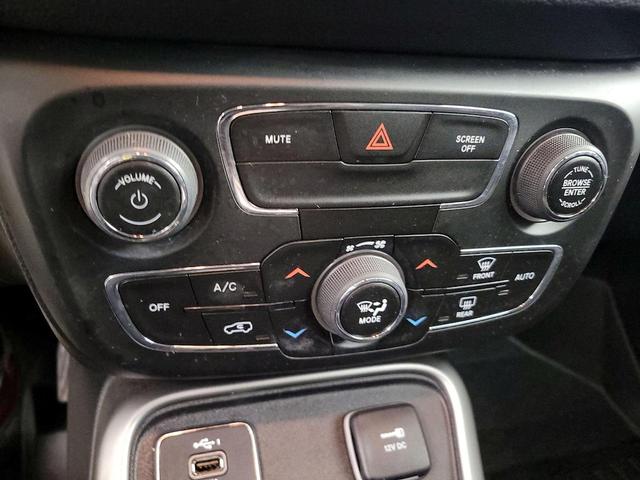 Photo of 2021 Gray Jeep Compass