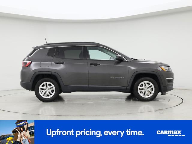 Photo of 2021 Gray Jeep Compass