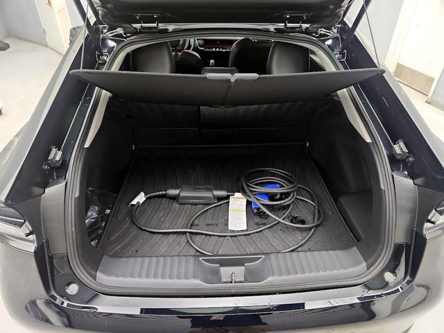 Photo of 2024 Black Toyota Prius Prime