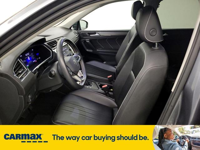 Photo of 2022 Gray Volkswagen Tiguan