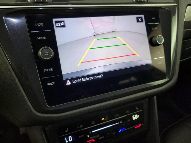 Photo of 2022 Gray Volkswagen Tiguan