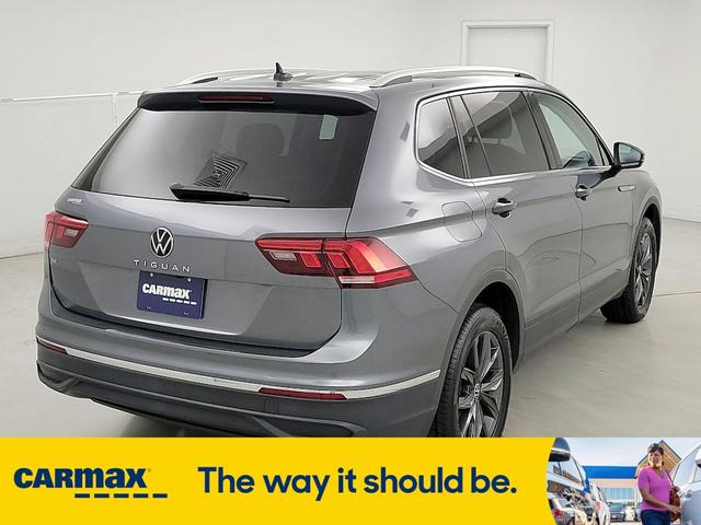 Photo of 2022 Gray Volkswagen Tiguan