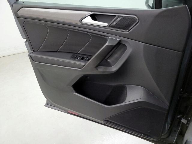 Photo of 2022 Gray Volkswagen Tiguan
