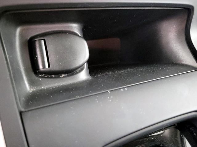 Photo of 2019 White Nissan Sentra