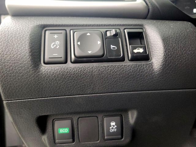 Photo of 2019 White Nissan Sentra
