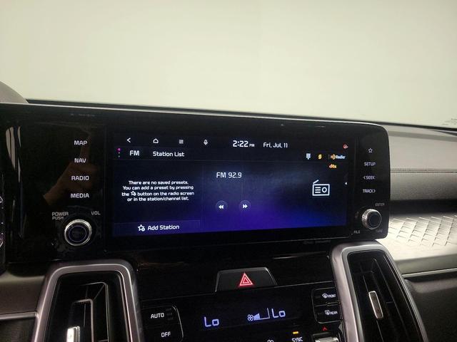 Photo of 2024 Black Kia Sorento Hybrid