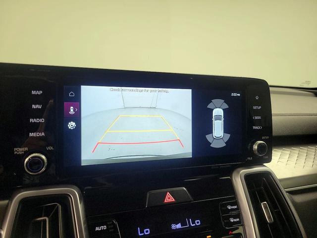 Photo of 2024 Black Kia Sorento Hybrid