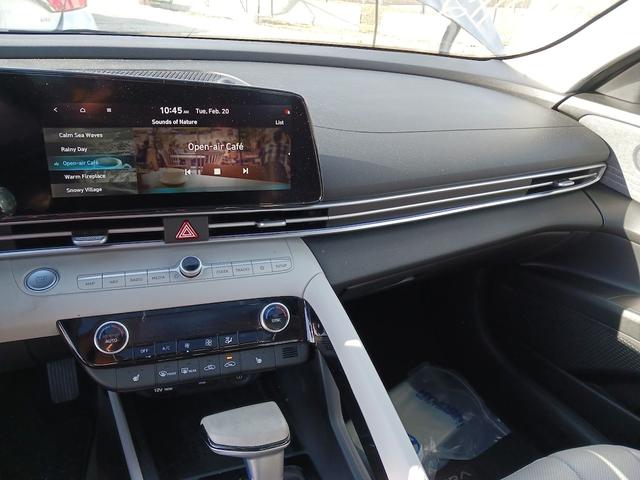 Photo of 2021 Gray Hyundai ELANTRA