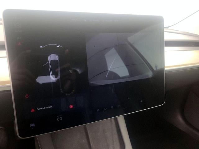 Photo of 2021 White Tesla Model 3