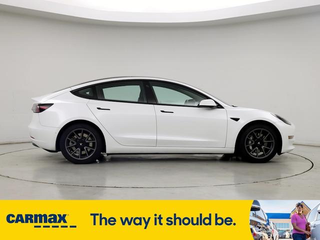 Photo of 2021 White Tesla Model 3