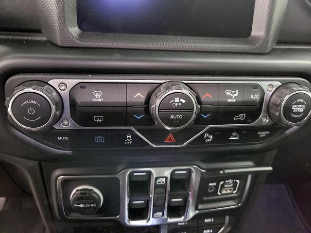 Photo of 2021 White Jeep Wrangler Unlimited 4xe