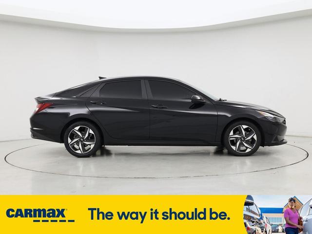 Photo of 2023 Black Hyundai ELANTRA