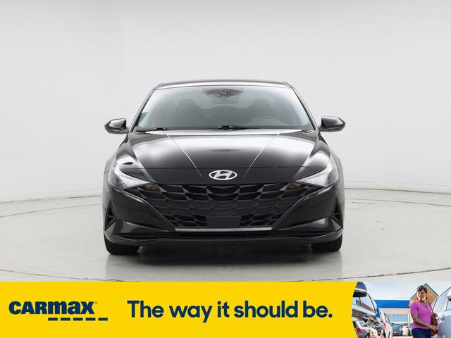 Photo of 2023 Black Hyundai ELANTRA