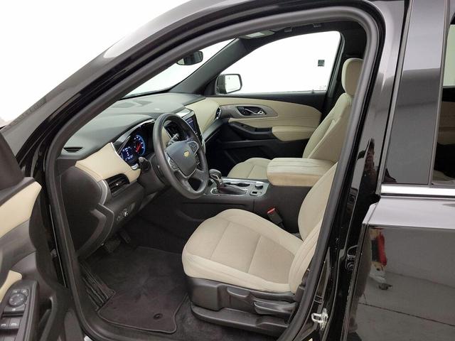 Photo of 2022 Black Chevrolet Traverse