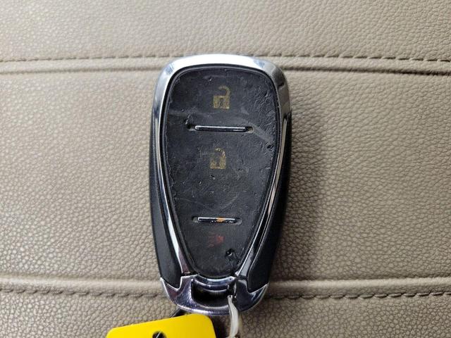 Photo of 2022 Black Chevrolet Traverse