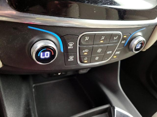 Photo of 2022 Black Chevrolet Traverse