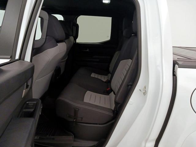 Photo of 2024 White Toyota Tacoma