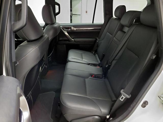 Photo of 2022 White Lexus GX 460