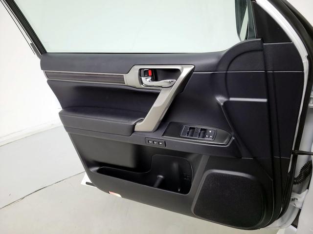 Photo of 2022 White Lexus GX 460