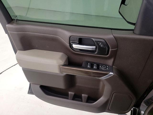 Photo of 2021 Black Chevrolet Silverado 1500