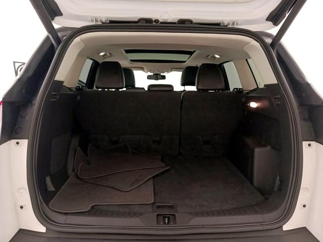 Photo of 2015 White Ford Escape