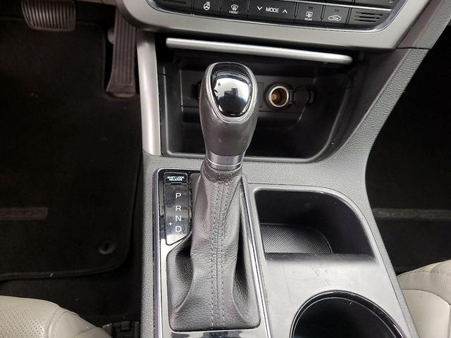 Photo of 2016 White Hyundai SONATA