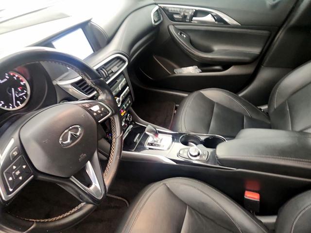 Photo of 2017 Black INFINITI QX30