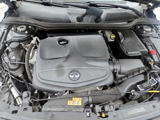 Photo of 2017 Black INFINITI QX30