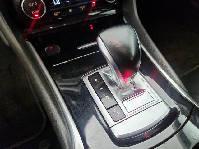 Photo of 2017 Black INFINITI QX30