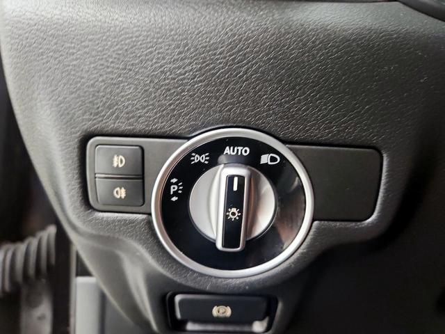 Photo of 2017 Black INFINITI QX30