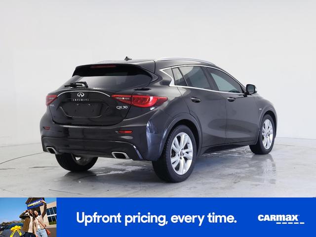 Photo of 2017 Black INFINITI QX30