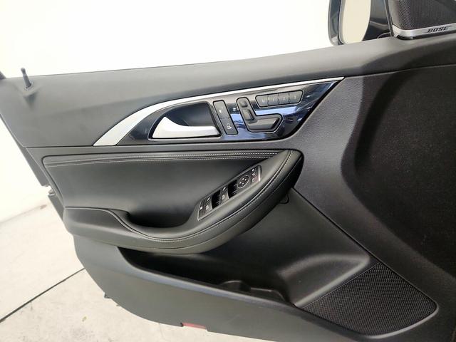Photo of 2017 Black INFINITI QX30