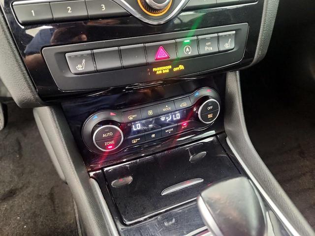 Photo of 2017 Black INFINITI QX30