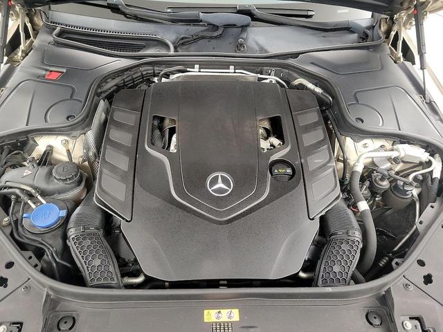 Photo of 2019 Gold Mercedes-Benz S-Class