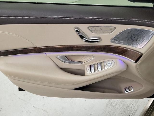 Photo of 2019 Gold Mercedes-Benz S-Class