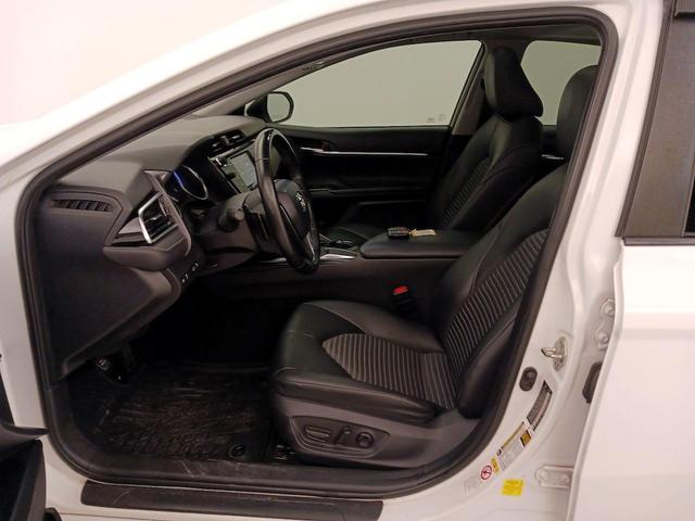 Photo of 2018 White Toyota Camry