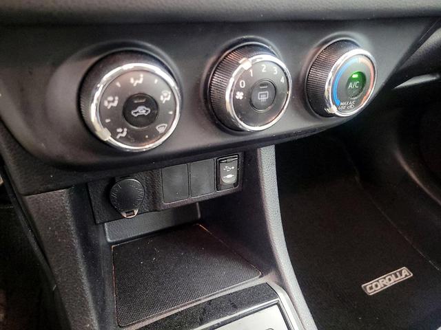 Photo of 2016 Gray Toyota Corolla