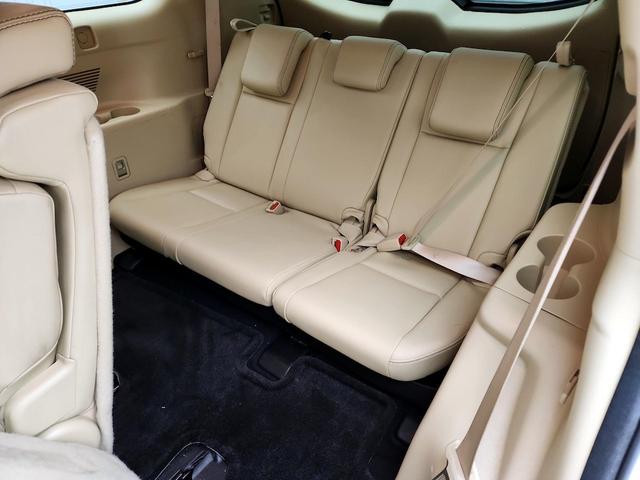 Photo of 2016 White Toyota Highlander