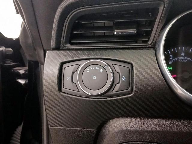 Photo of 2022 Black Ford Mustang