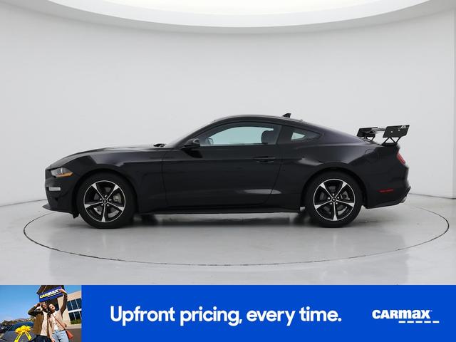 Photo of 2022 Black Ford Mustang
