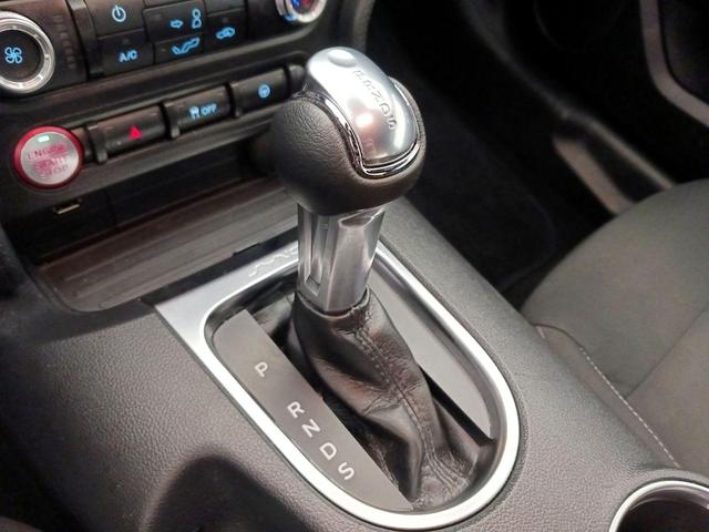 Photo of 2022 Black Ford Mustang