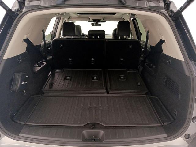 Photo of 2024 Gray Nissan Pathfinder