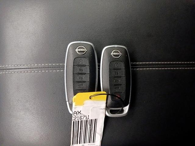 Photo of 2024 Gray Nissan Pathfinder