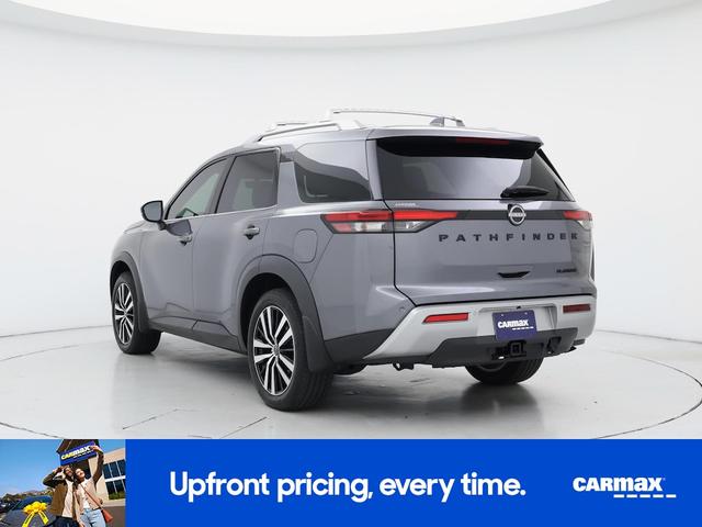 Photo of 2024 Gray Nissan Pathfinder