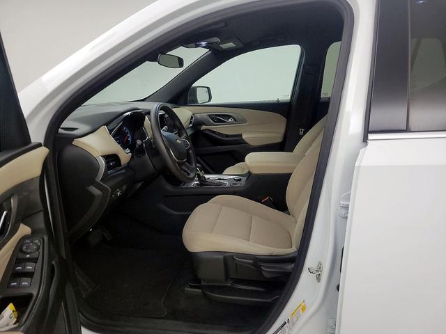 Photo of 2023 White Chevrolet Traverse