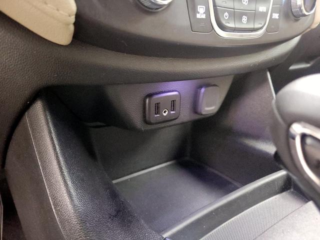 Photo of 2023 White Chevrolet Traverse