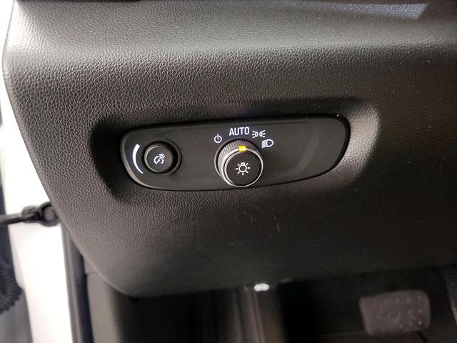 Photo of 2023 White Chevrolet Traverse